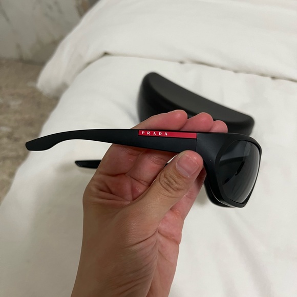 Prada black sunglasses - Picture 7 of 9